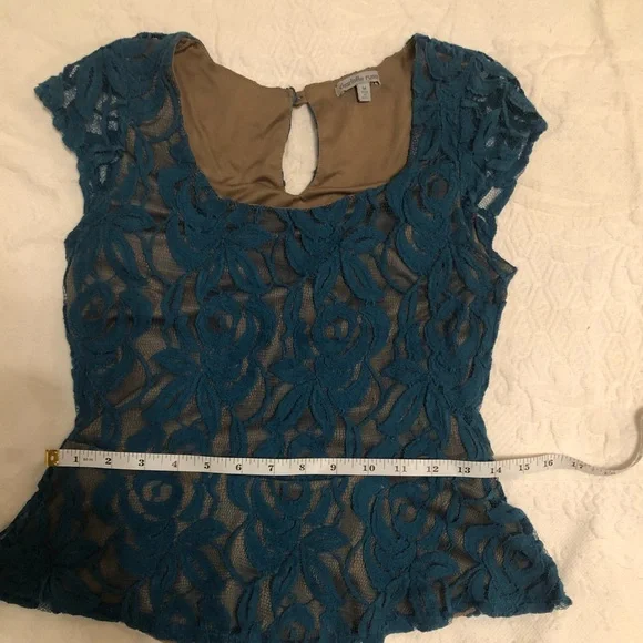Elegant Charlotte Russe top tagged as medium fits like a small size 4. - Picture 3 of 5